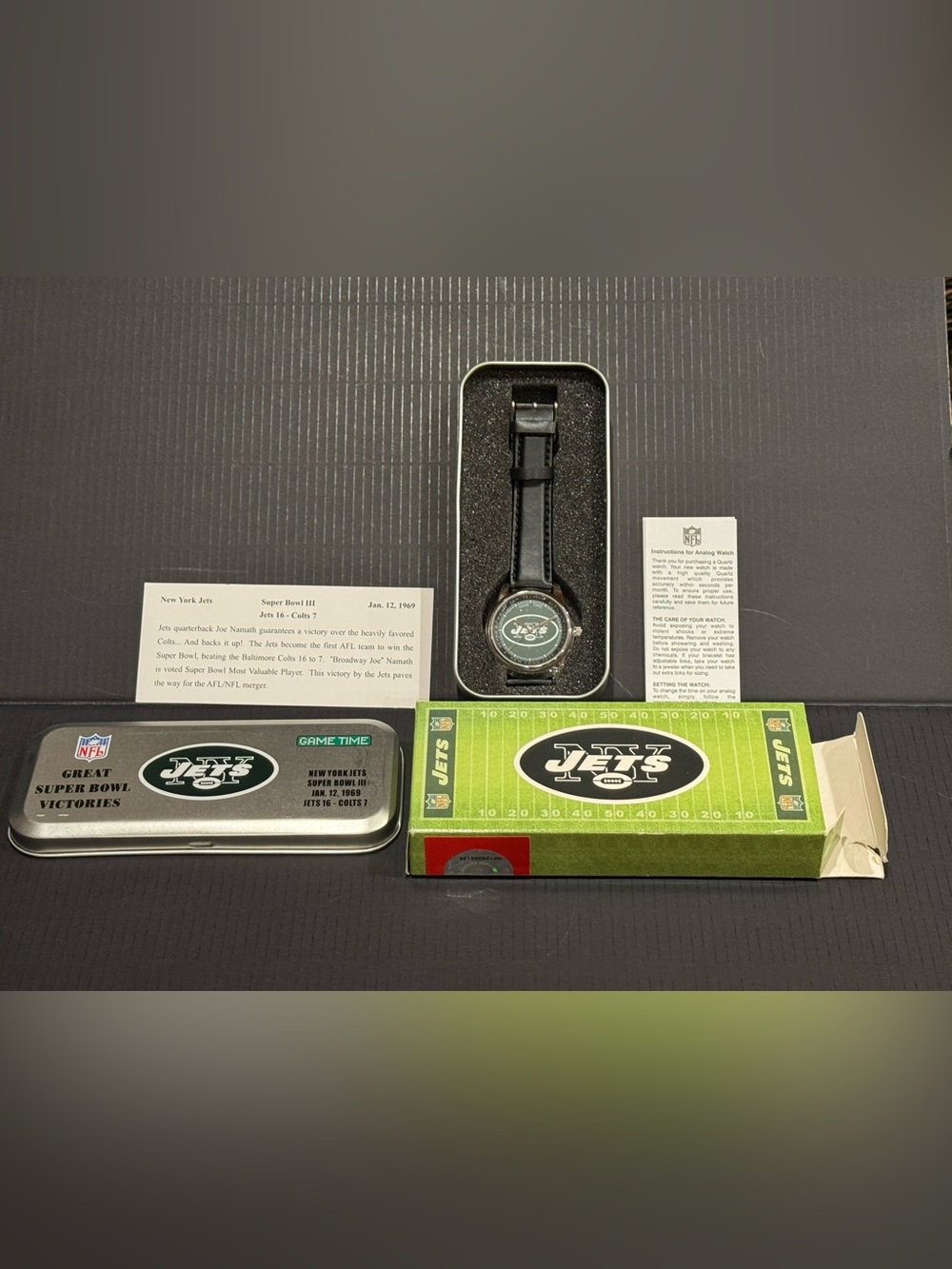 New York Jets Vintage Black Leather Wristwatch - Official NFL Team Collectible